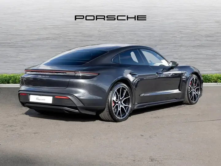 Porsche Taycan photo 3