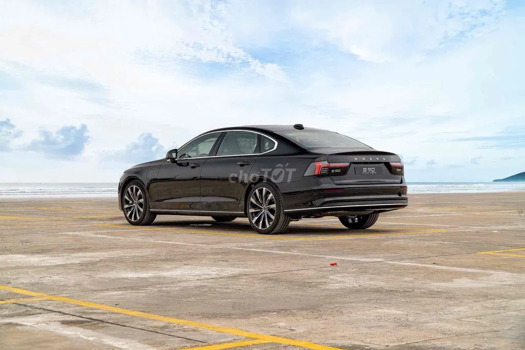 Volvo S90 2026 photo 2