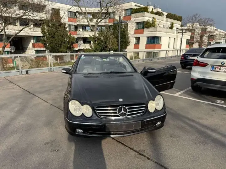 Mercedes-Benz Clk-Class 2005 photo 3