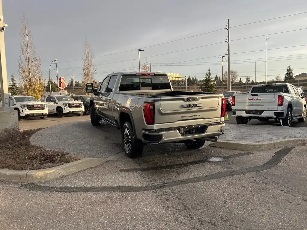 GMC Sierra 3500Hd 2026 photo 3