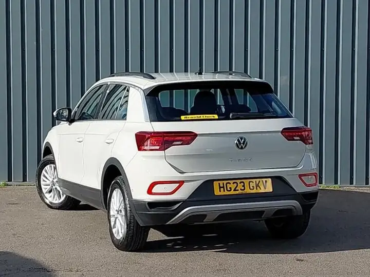Volkswagen T-Roc 2023 photo 2
