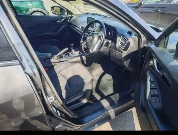 Mazda Mazda3 2015 photo 3