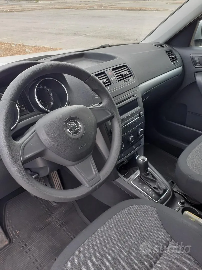 Skoda Yeti 2015 photo 2