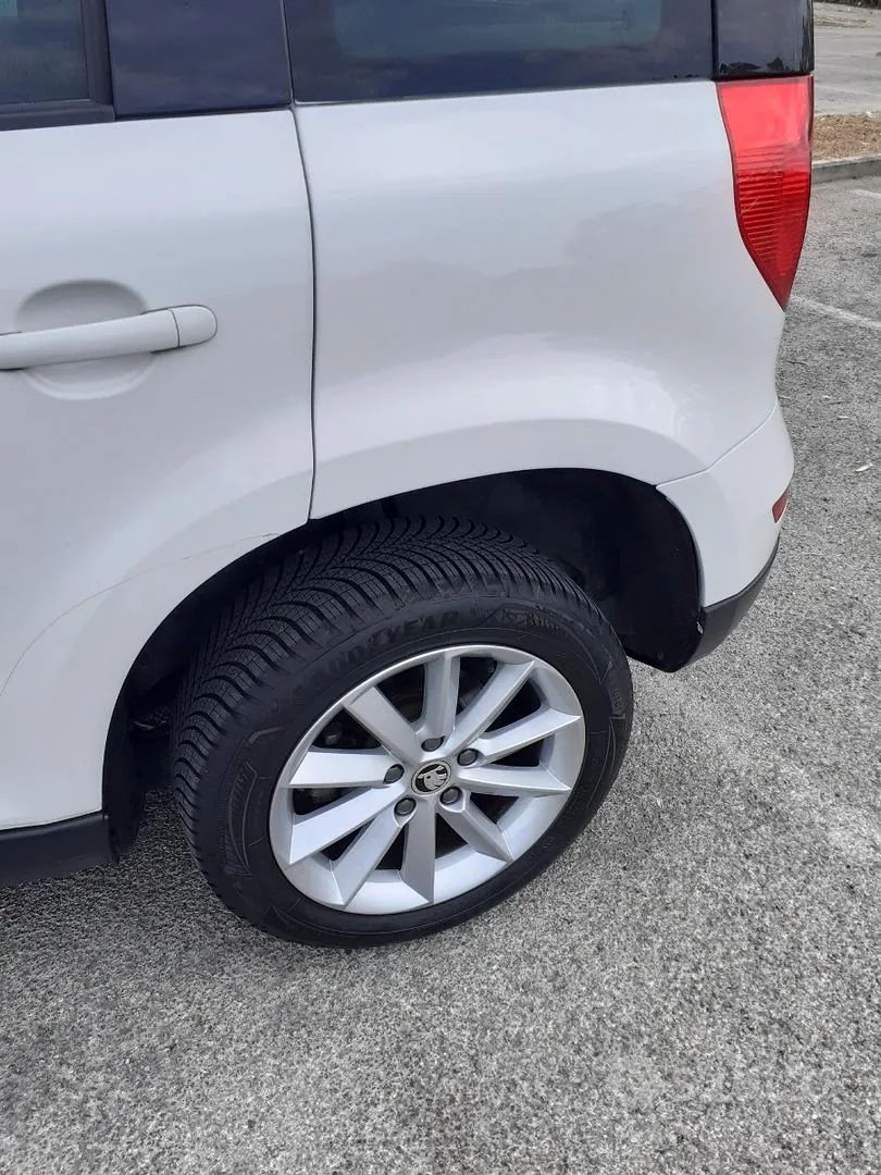 Skoda Yeti 2015 photo 4