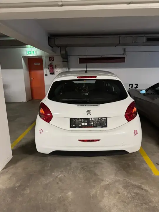Peugeot 208 2018 photo 3