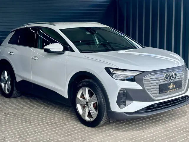 Audi Q4 E-Tron 2022 photo 3