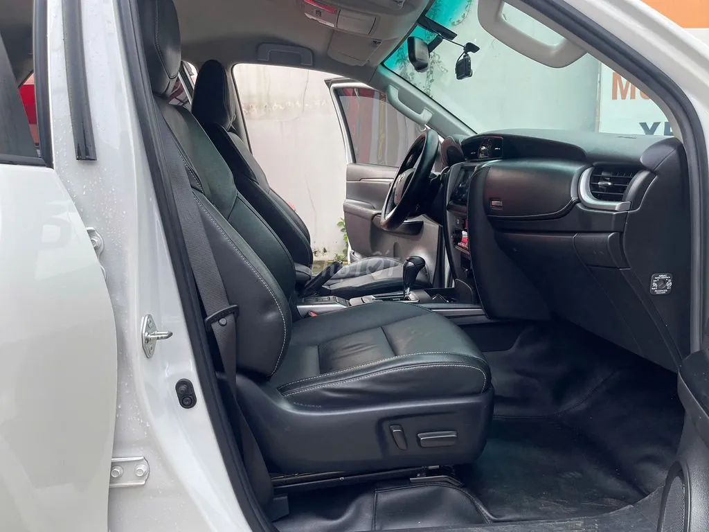 Toyota Fortuner 2022 photo 3