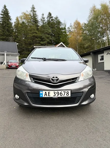 Toyota Yaris 2013 photo 3
