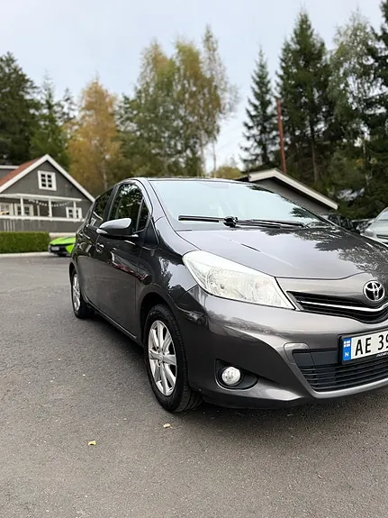 Toyota Yaris 2013 photo 5