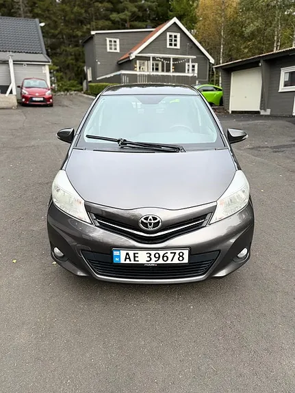 Toyota Yaris 2013 photo 4