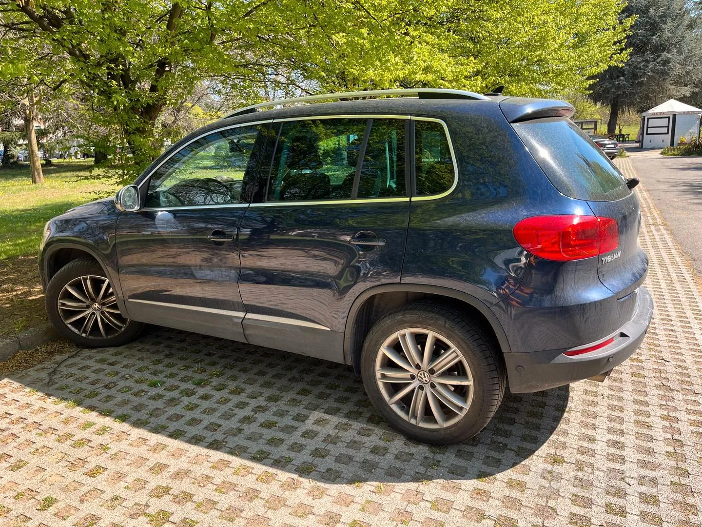 Volkswagen Tiguan 2012 photo 2