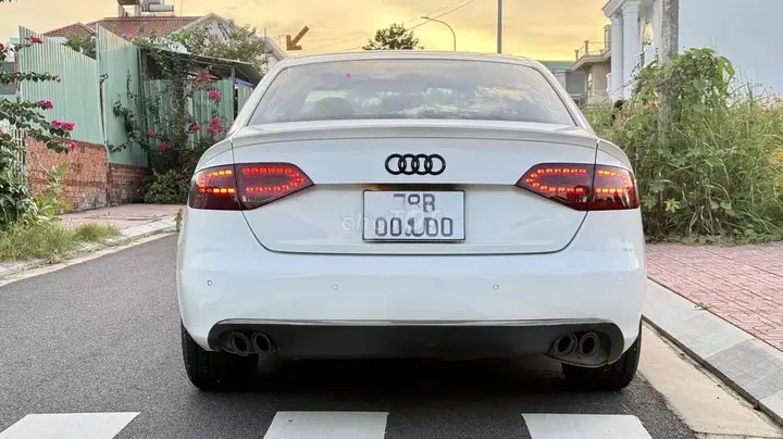 Audi A4 2011 photo 4