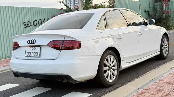Audi A4 2011 photo 5