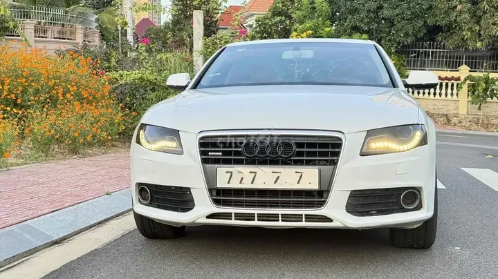 Audi A4 2011 photo 2