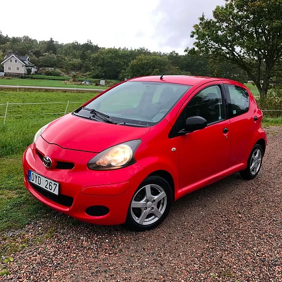 Toyota Aygo 2011 photo 3