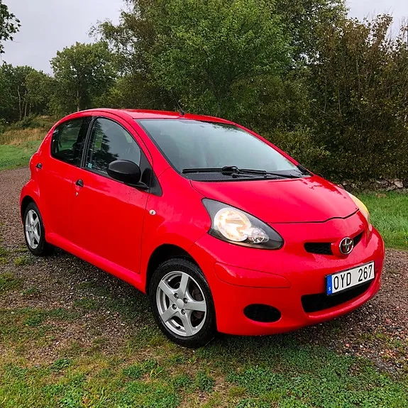Toyota Aygo 2011 photo 2