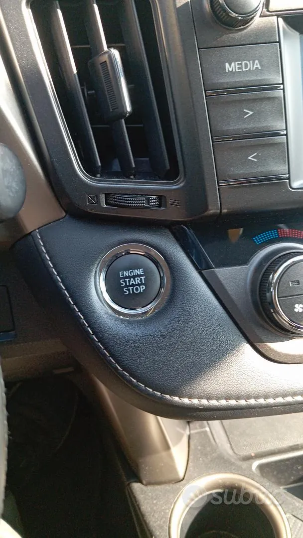 Toyota Rav4 2014 photo 5