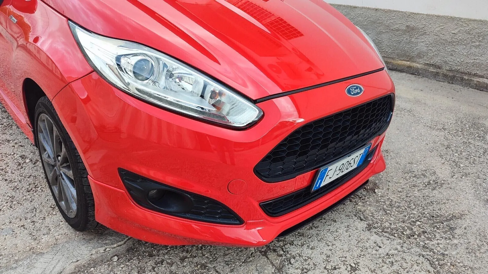 Ford Fiesta 2018 photo 2