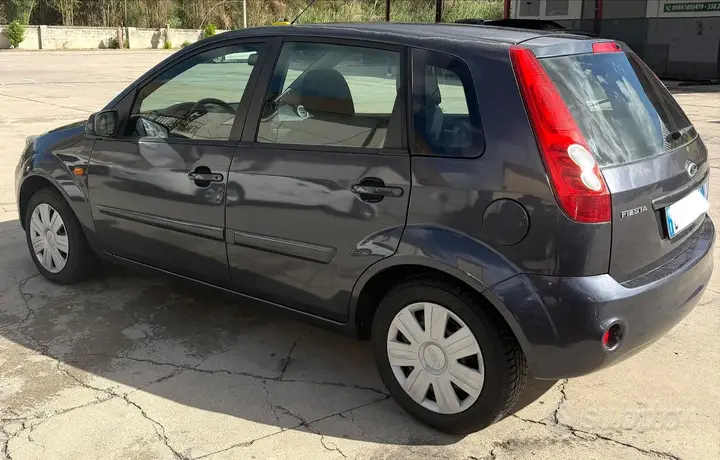 Ford Fiesta 2007 photo 4