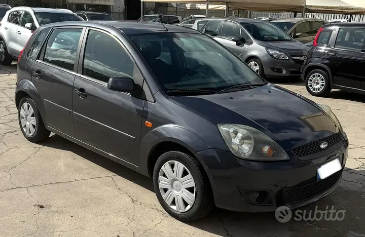 Ford Fiesta 2007 photo 2