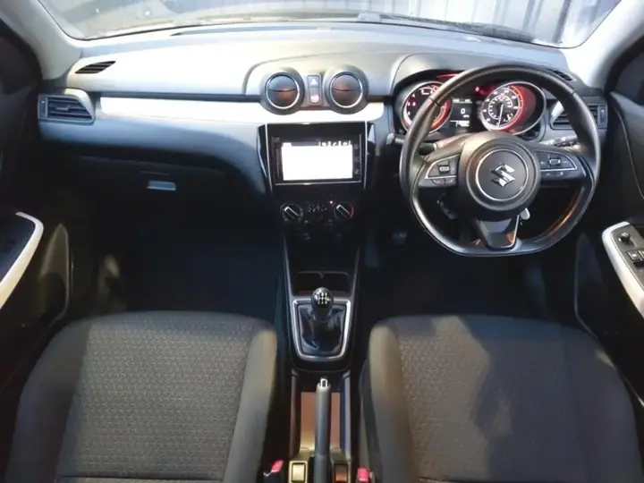 Suzuki Swift 2021 photo 3