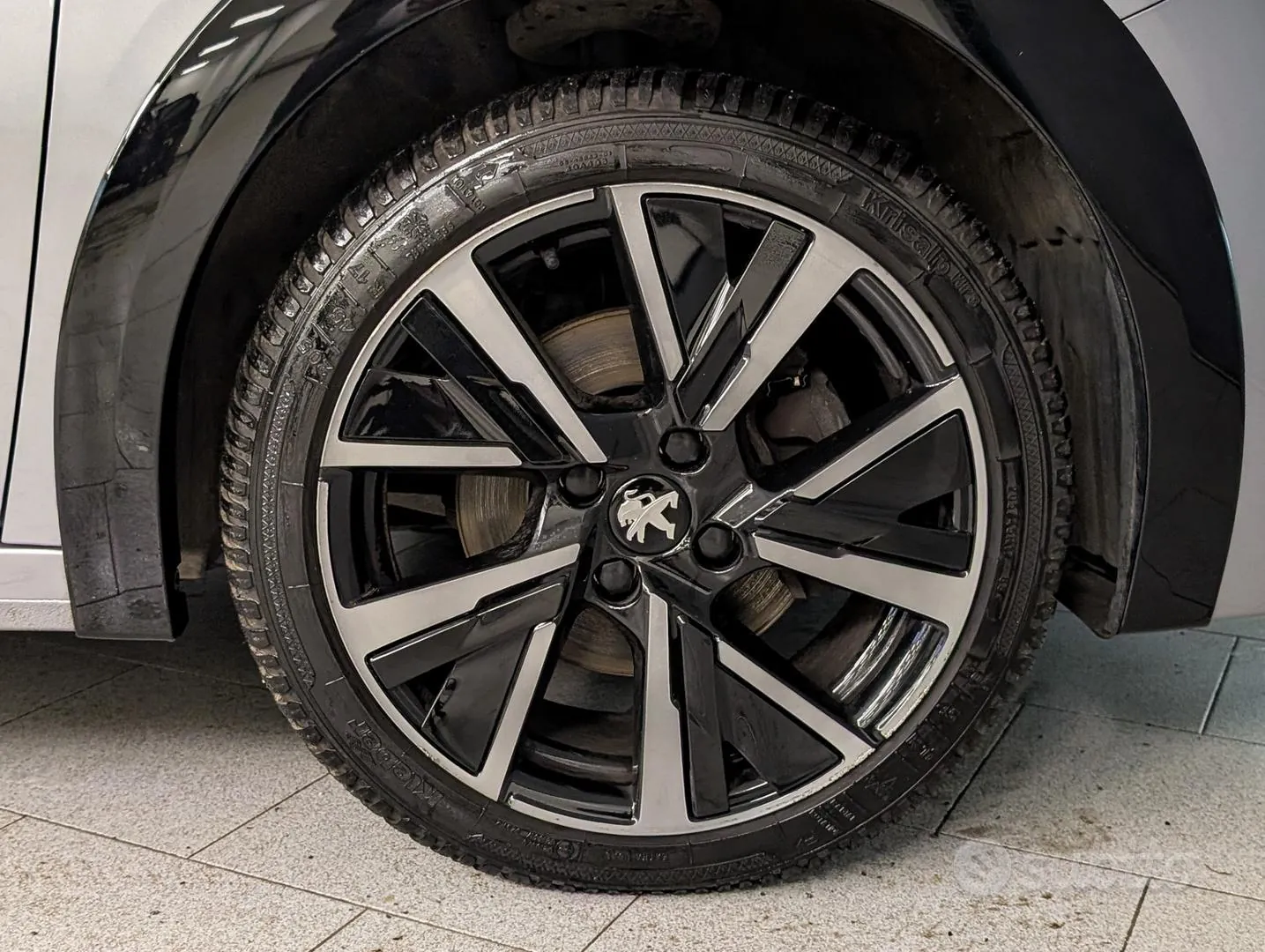 Peugeot 208 2024 photo 3