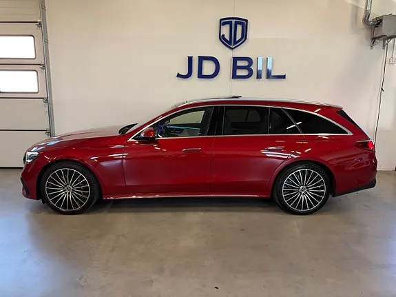 Mercedes-Benz E300 2024 photo 3