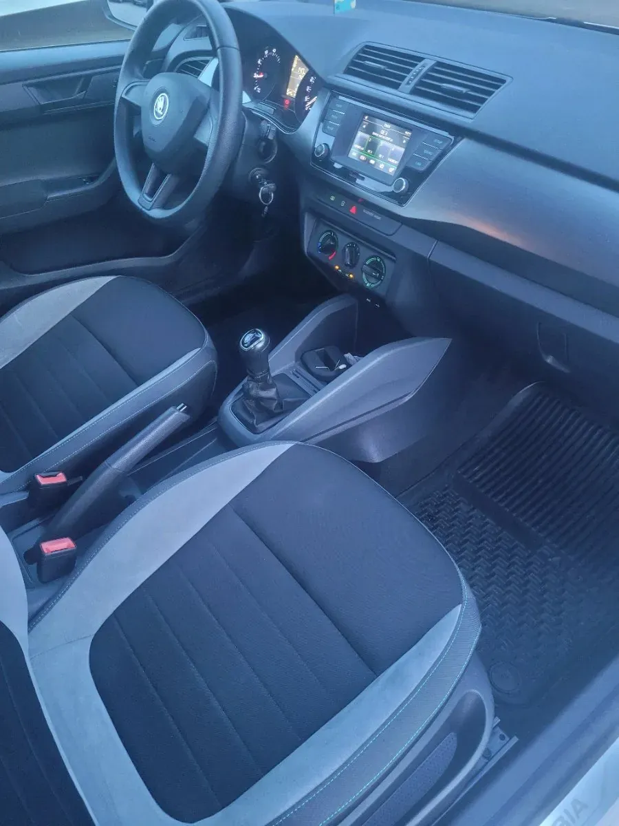 Skoda Fabia 2016 photo 2