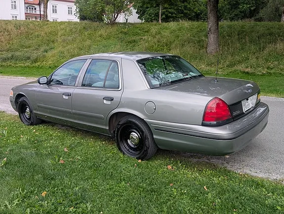Ford Crown Victoria 1999 photo 5