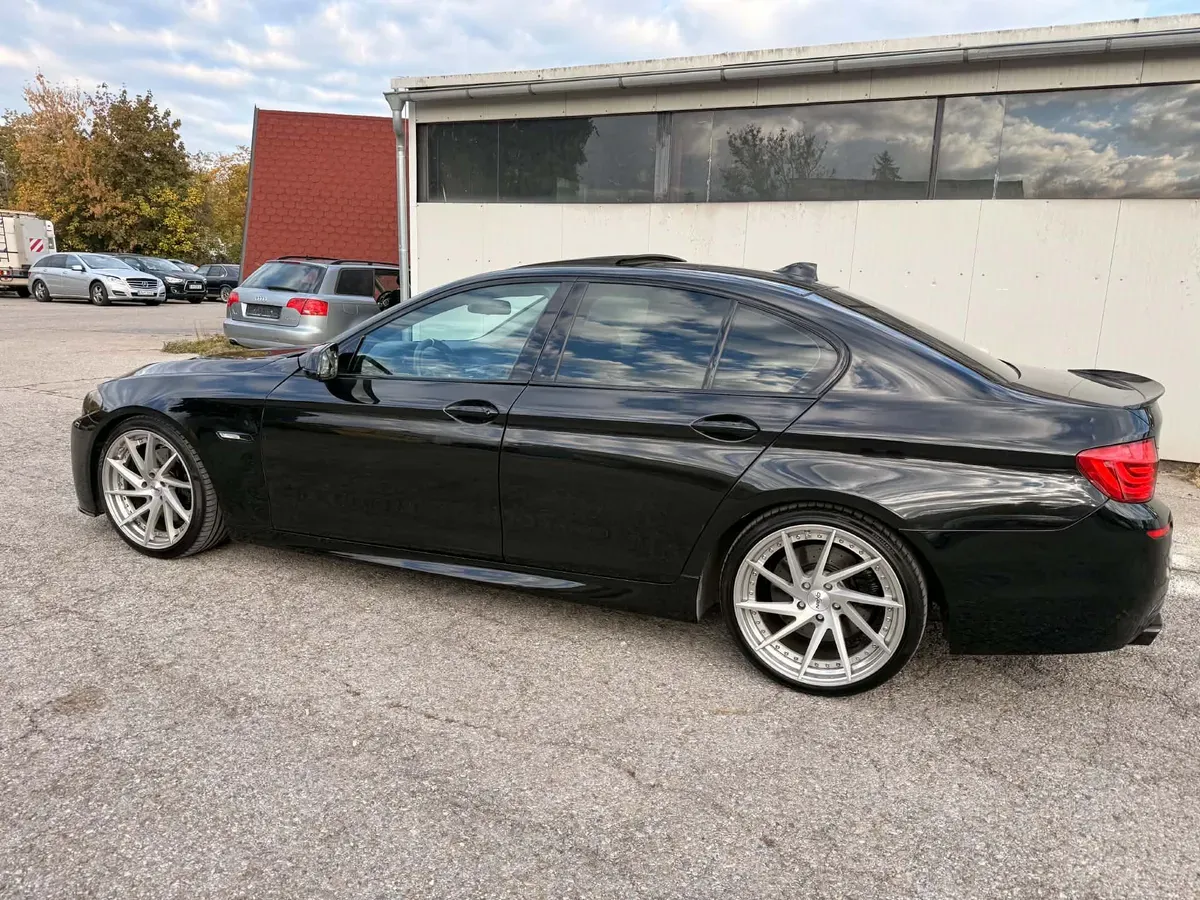BMW 5 Series 2012 photo 3