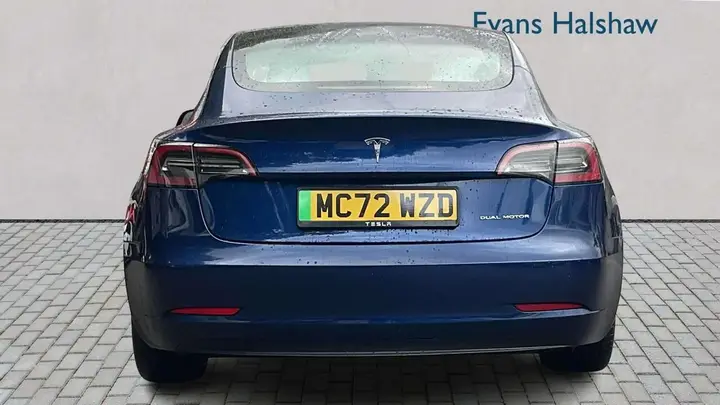 Tesla Model 3 2023 photo 3