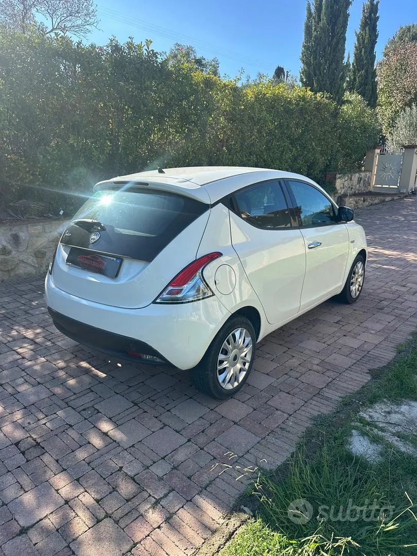 Lancia Ypsilon 2014 photo 5