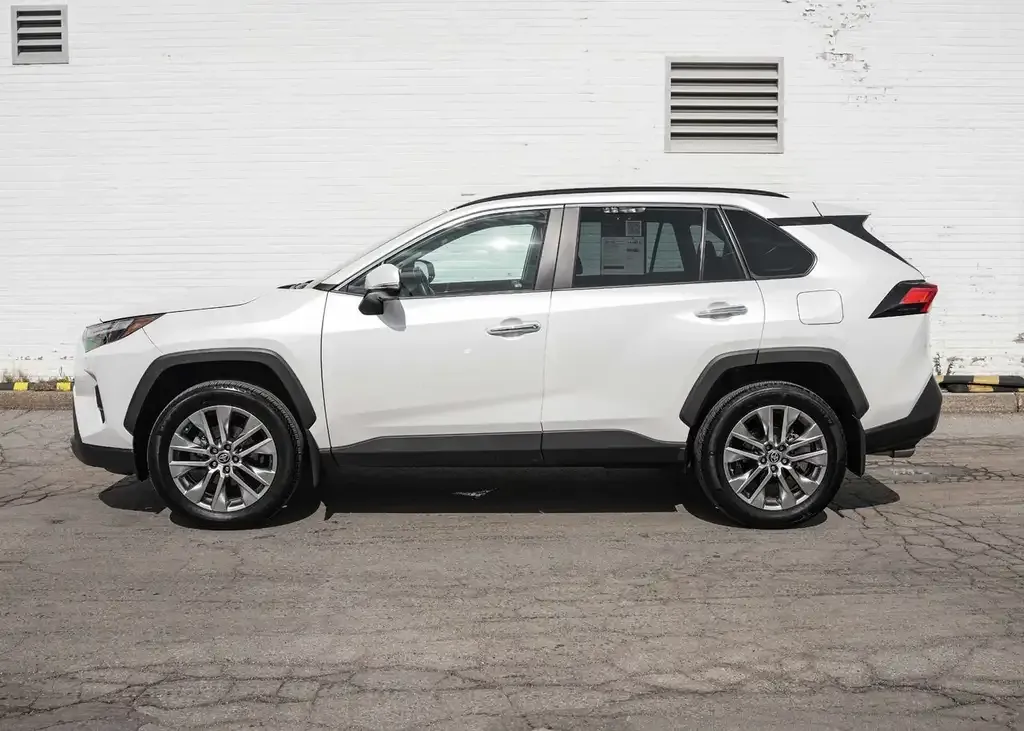 Toyota Rav4 2023 photo 3