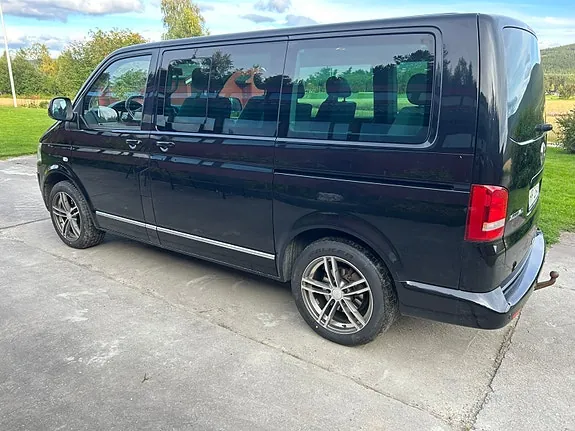 Volkswagen Multivan 2010 photo 2