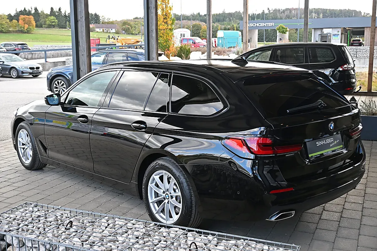 BMW 5 Series 2023 photo 3