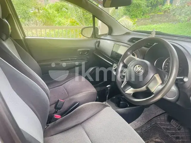 Toyota Vitz 2013 photo 5