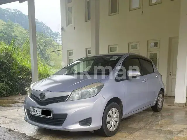 Toyota Vitz 2013 photo 4
