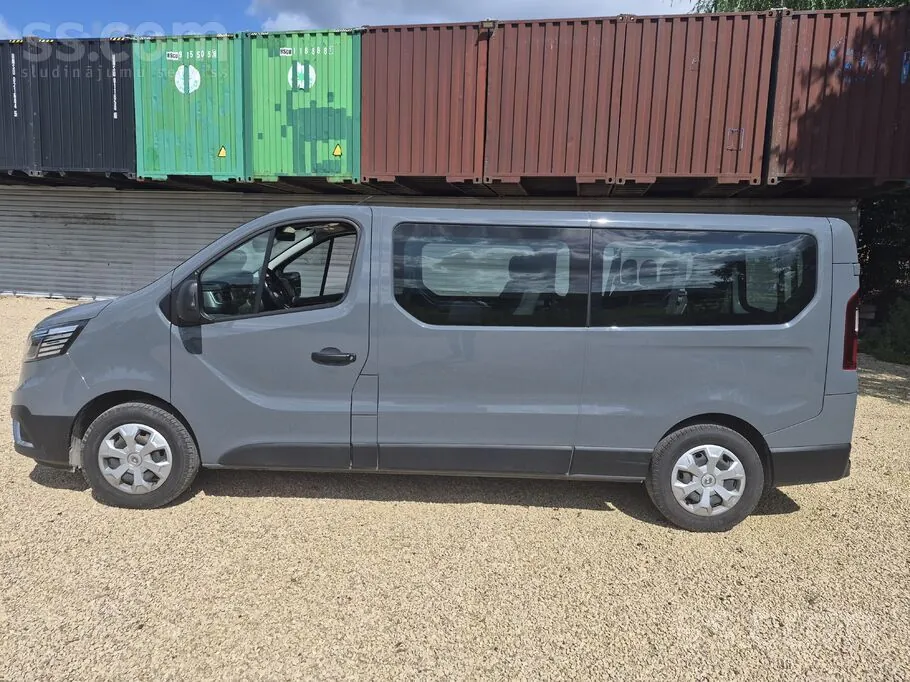 Renault Trafic 2023 photo 2