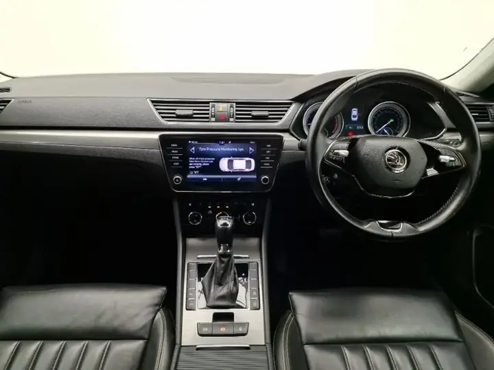 Skoda Superb 2020 photo 3
