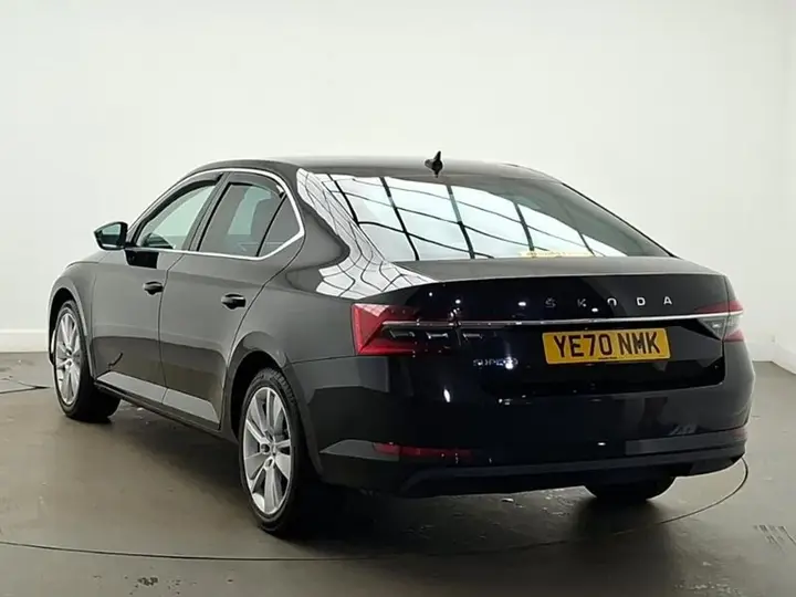 Skoda Superb 2020 photo 2