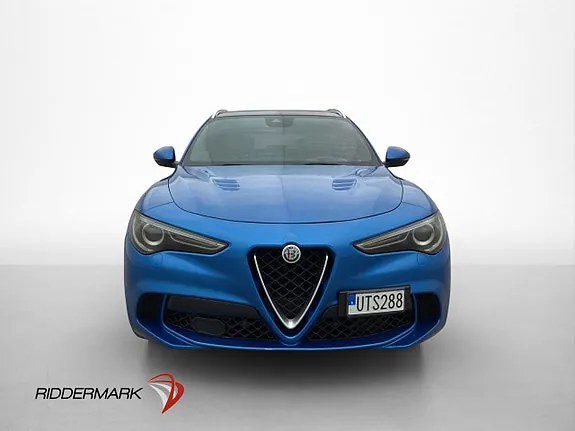 Alfa Romeo Stelvio 2018 photo 2