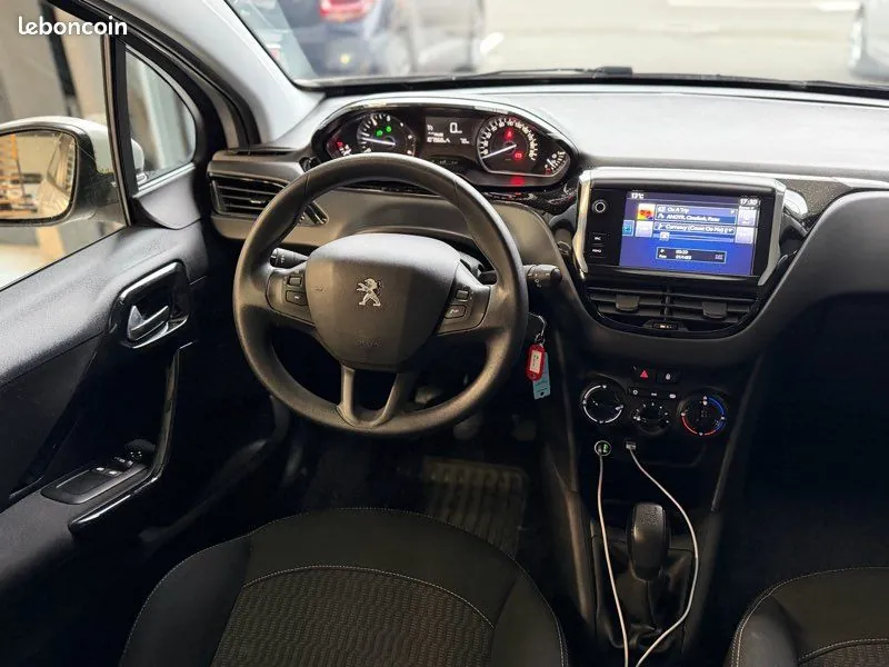Peugeot 208 2016 photo 4