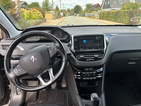 Peugeot 208 2019 photo 4