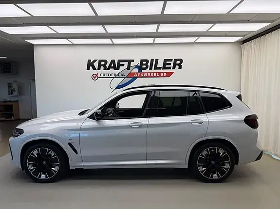BMW Ix3 2023 photo 2