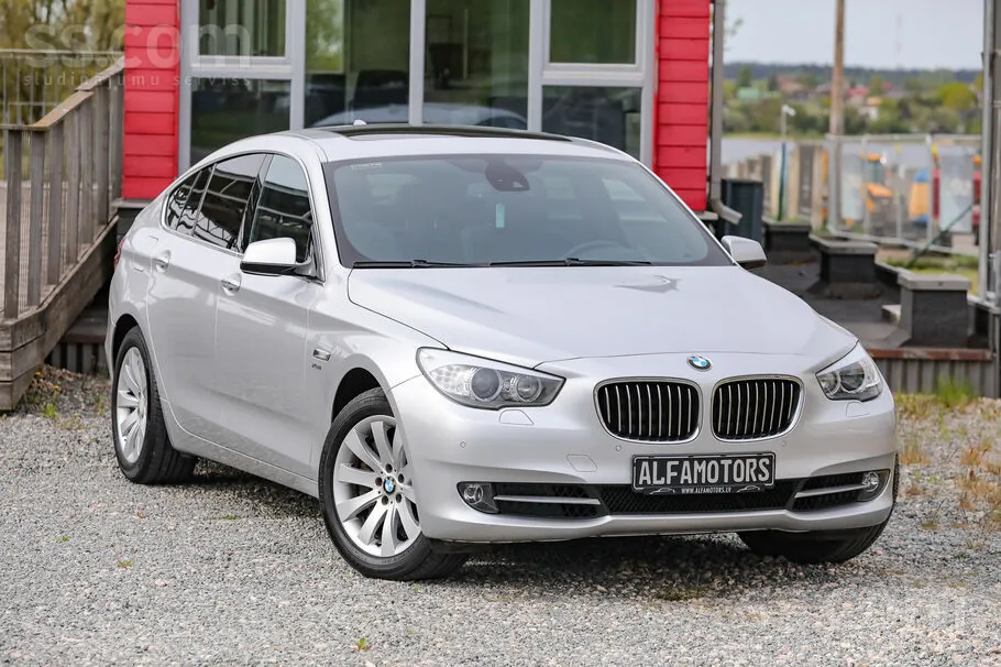 BMW 530 2011 photo 2