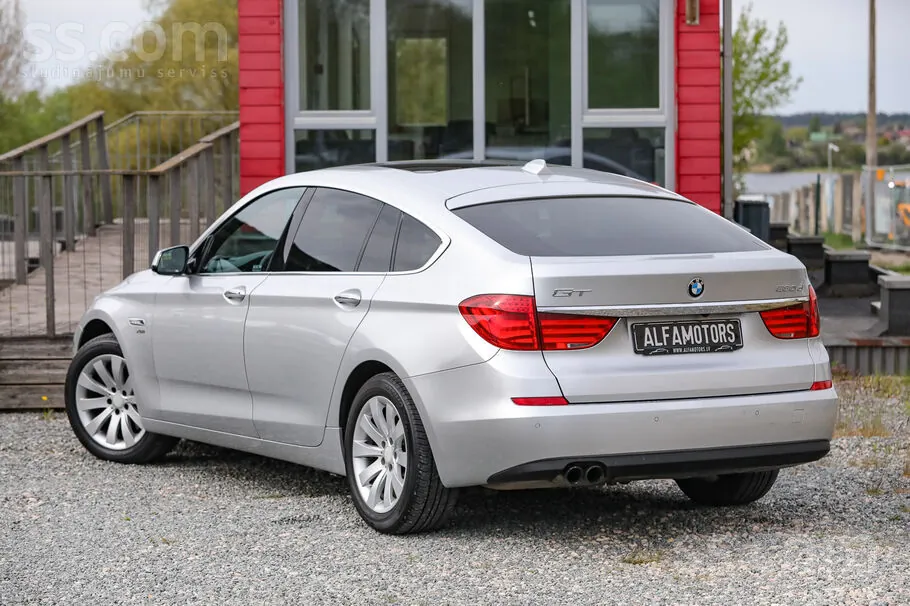 BMW 530 2011 photo 3