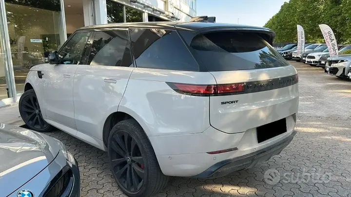 Land Rover Range Rover Sport 2024 photo 2