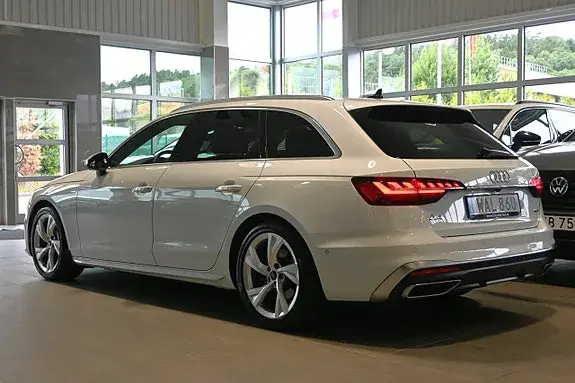 Audi A4 2023 photo 3