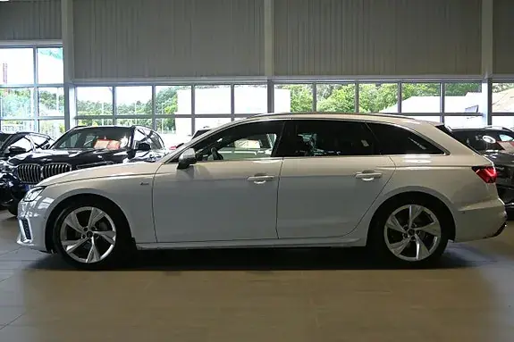 Audi A4 2023 photo 2