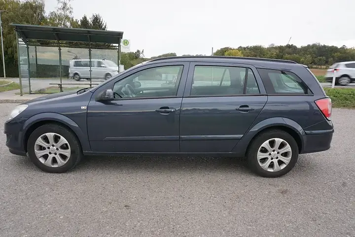 Opel Astra H 2008 photo 3